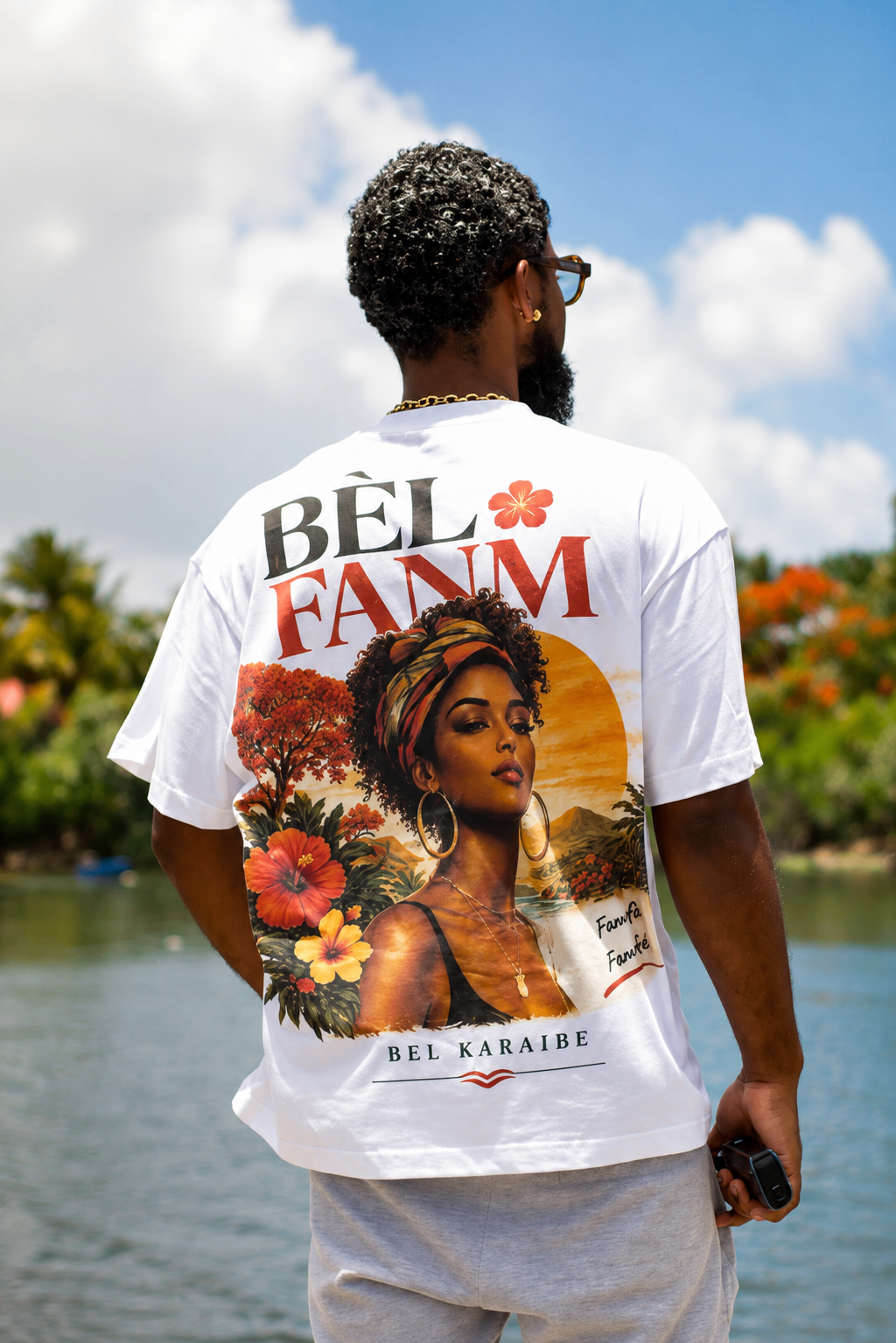 Shooting officiel BÈL KARAIBE — mannequin de dos près de la rivière